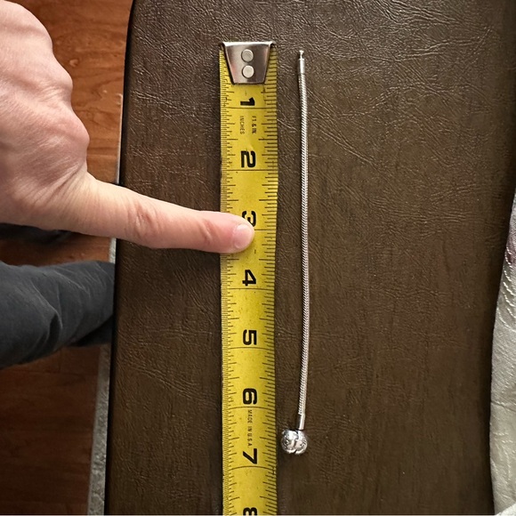 Pandora bracelet brand new never worn - Picture 3 of 4